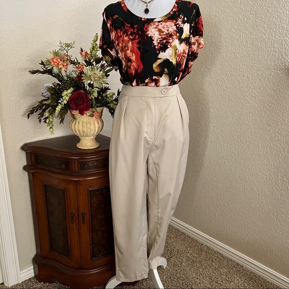 Vero Moda Lightweight Cropped Chino Pants - Picture 8 of 14